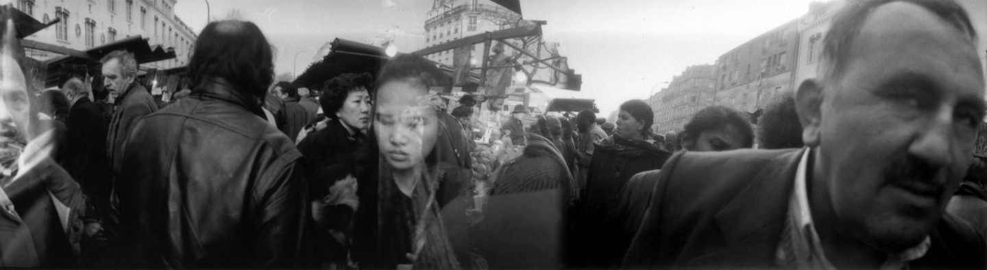 Sur le marché du Boulevard de Belleville. 1993. On the Boulevard de Belleville market. 1993.