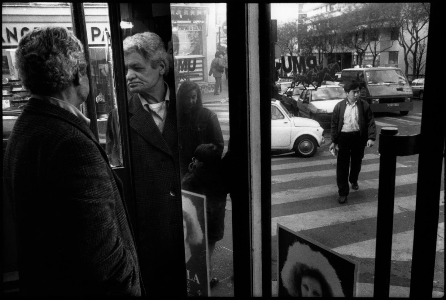 Café "le Relais", à  l'angle de la rue de Belleville et de la rue de Tourtille. 1993. Café "le Relais", corner of rue de Belleville and rue de Tourtille. 1993.